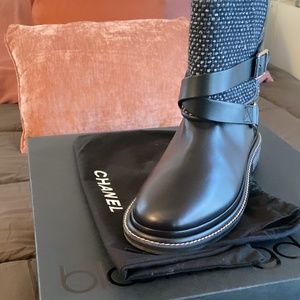 Chanel Black Leather & Tweed Ankle Boot 41